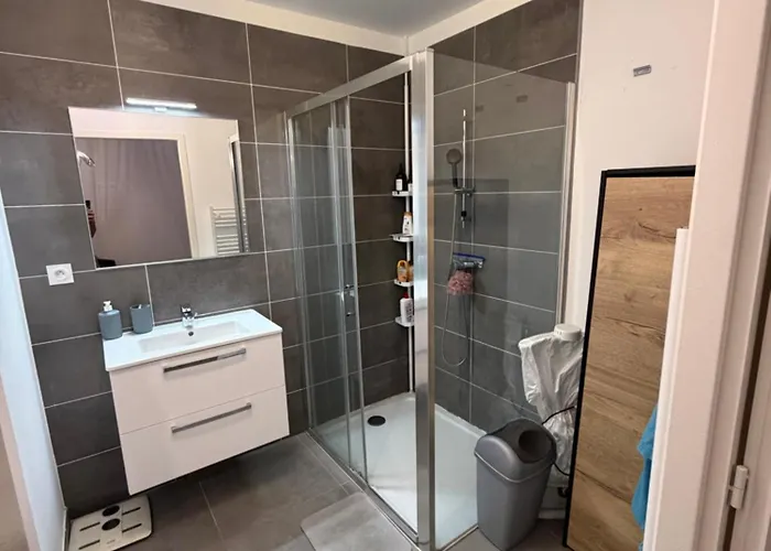 Grand Neuf أجاكسيو